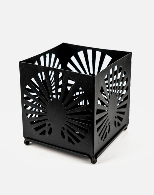 Urban Style Black Iron Basket