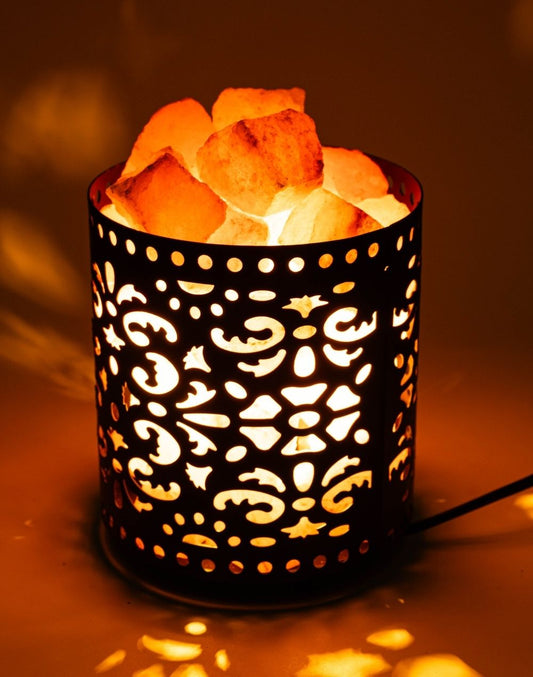 Flower Bin Style Iron Basket with Salt Chunks Lamp